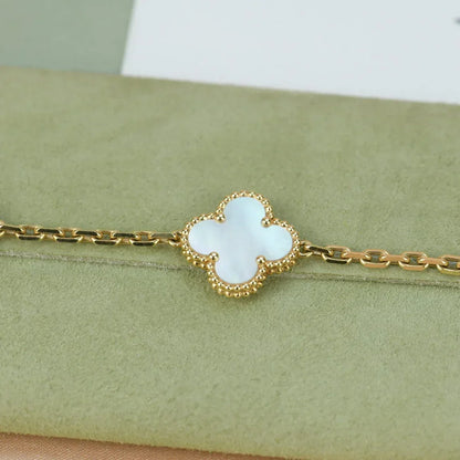 [Sophire Jewelry ]CLOVER WHITE PEARL MOP 5 MOTIF BRACELET COLLECTION