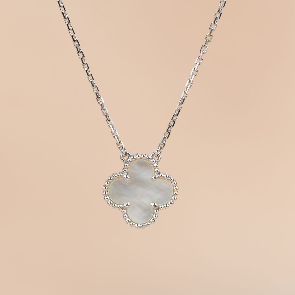 [Sophire Jewelry ]CLOVER  15MM WHITE MOTHER-OF-PEARL SILVER