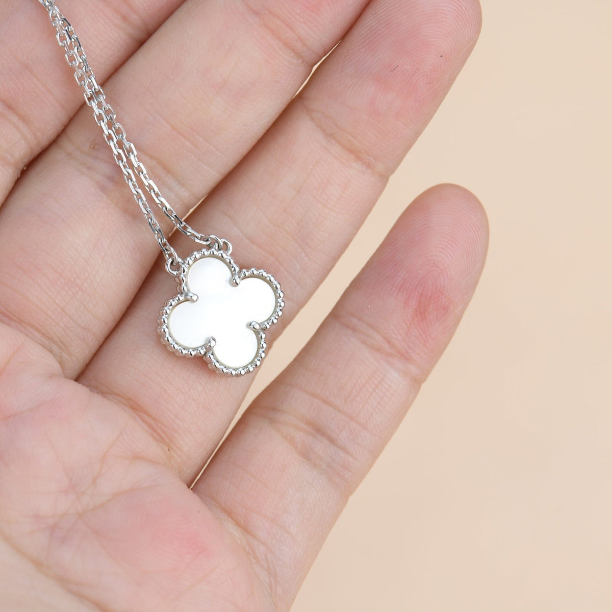 [Sophire Jewelry ]CLOVER  15MM WHITE MOTHER-OF-PEARL SILVER