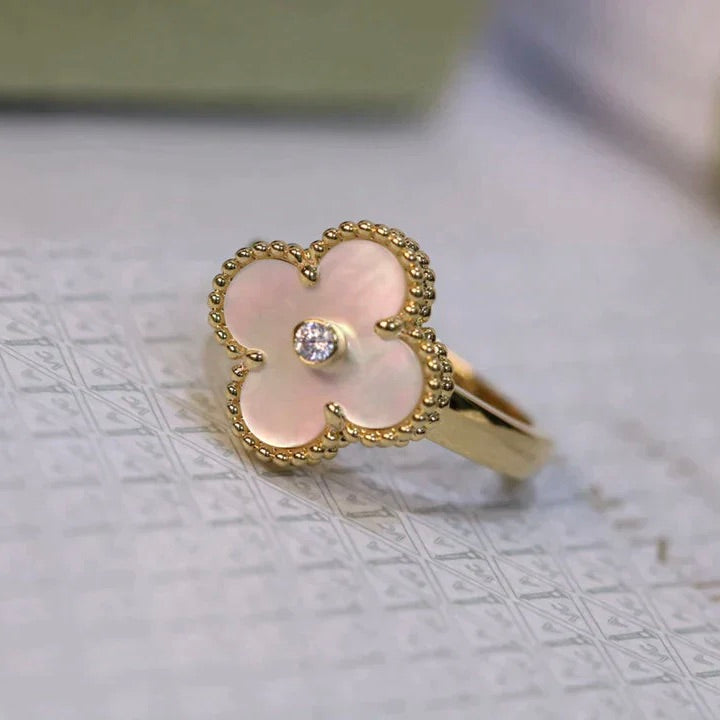 [Sophire Jewelry ]CLOVER PINK MOP RING GOLD DIAMOND