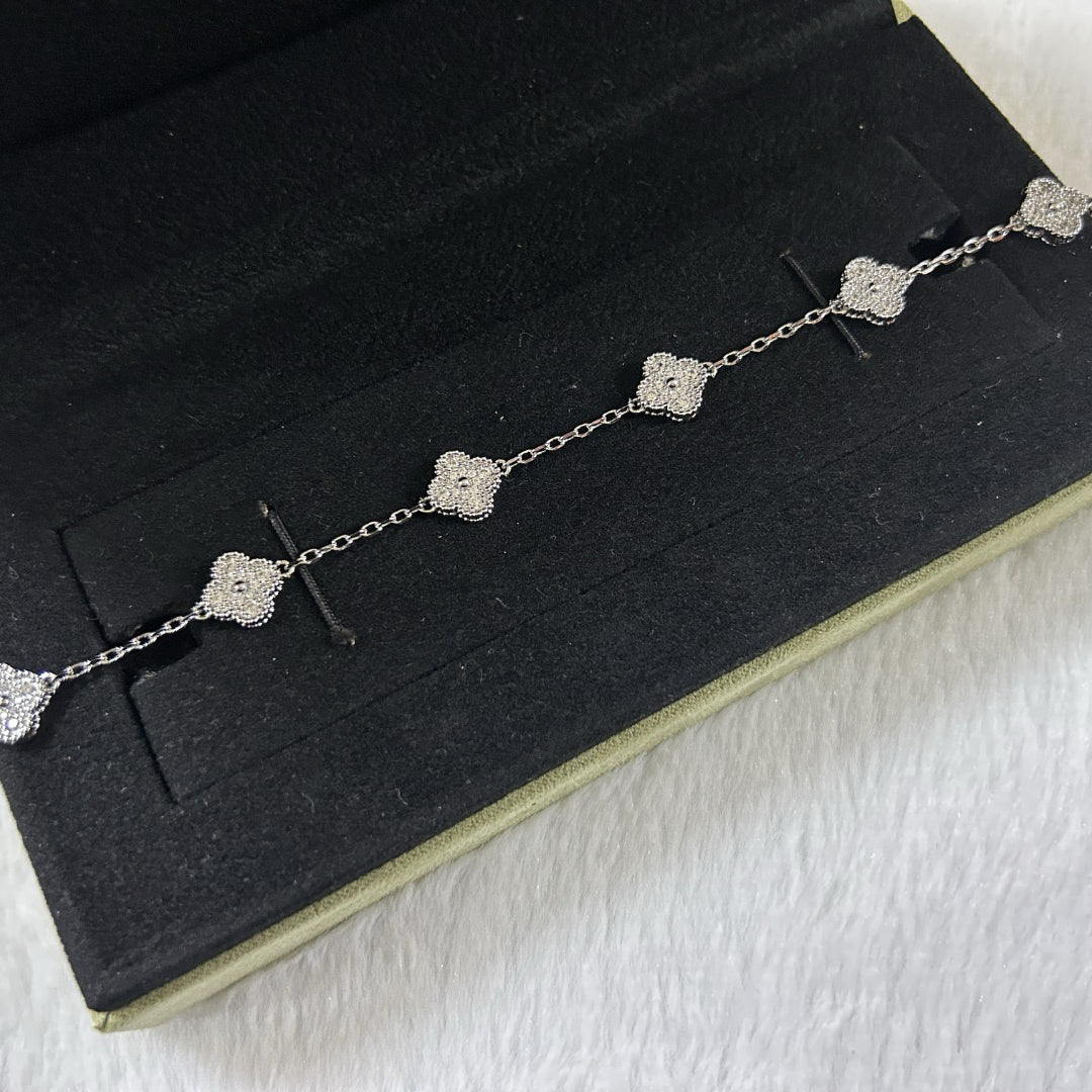 [Sophire Jewelry ]CLOVER 6 MOTIF DIAMOND BRACELET