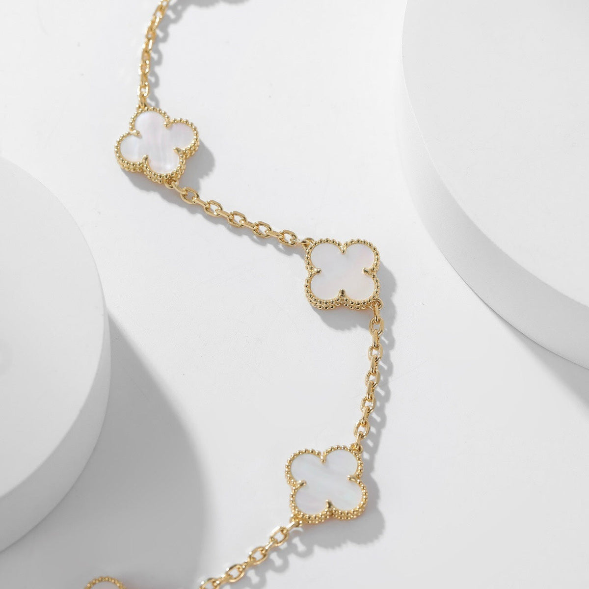 [Sophire Jewelry ]CLOVER 10 MOTIFS WHITE MOTHER OF PEARL NECKLACE
