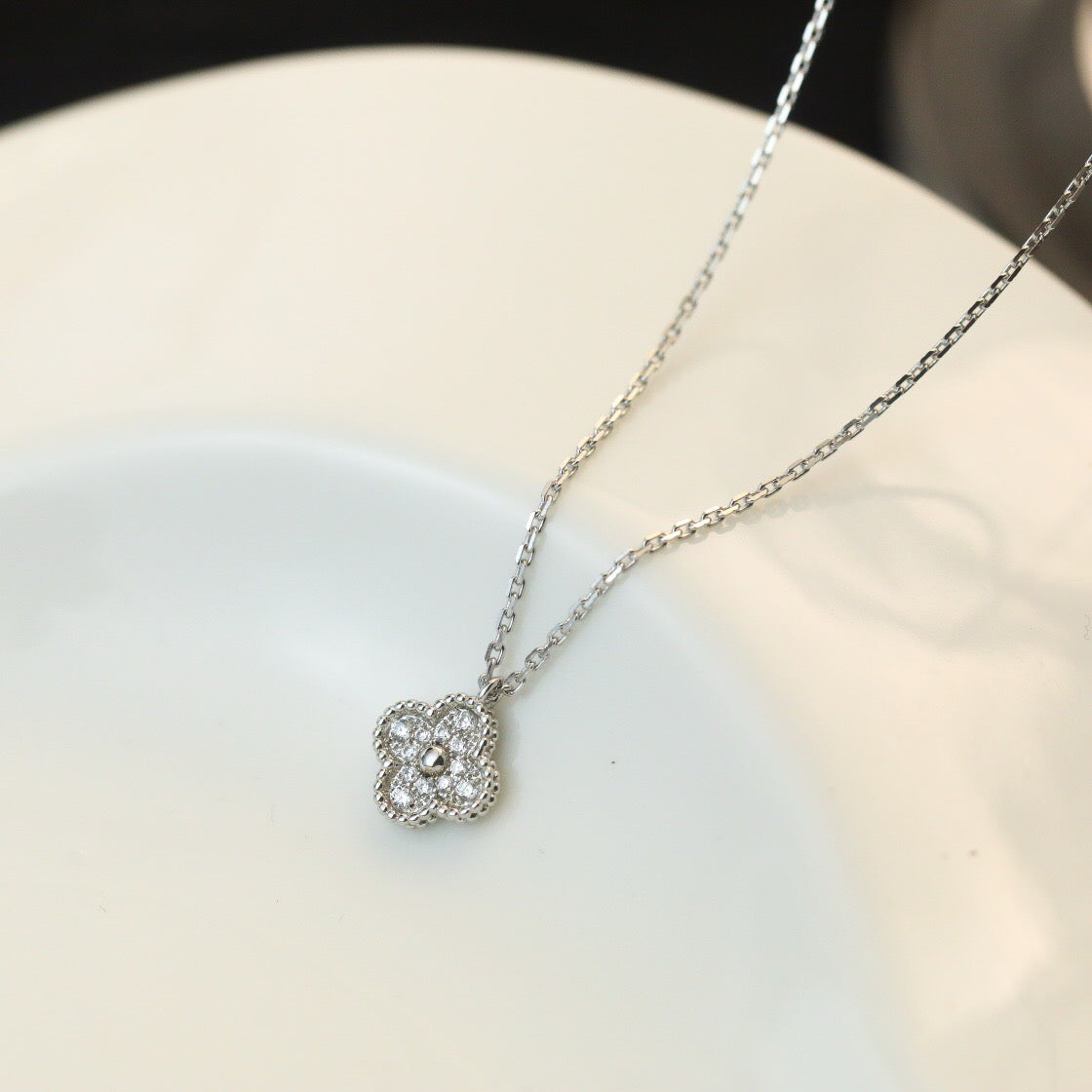 [Sophire Jewelry ]CLOVER MINI 9.5MM PENDANT DIAMOND NECKLACE
