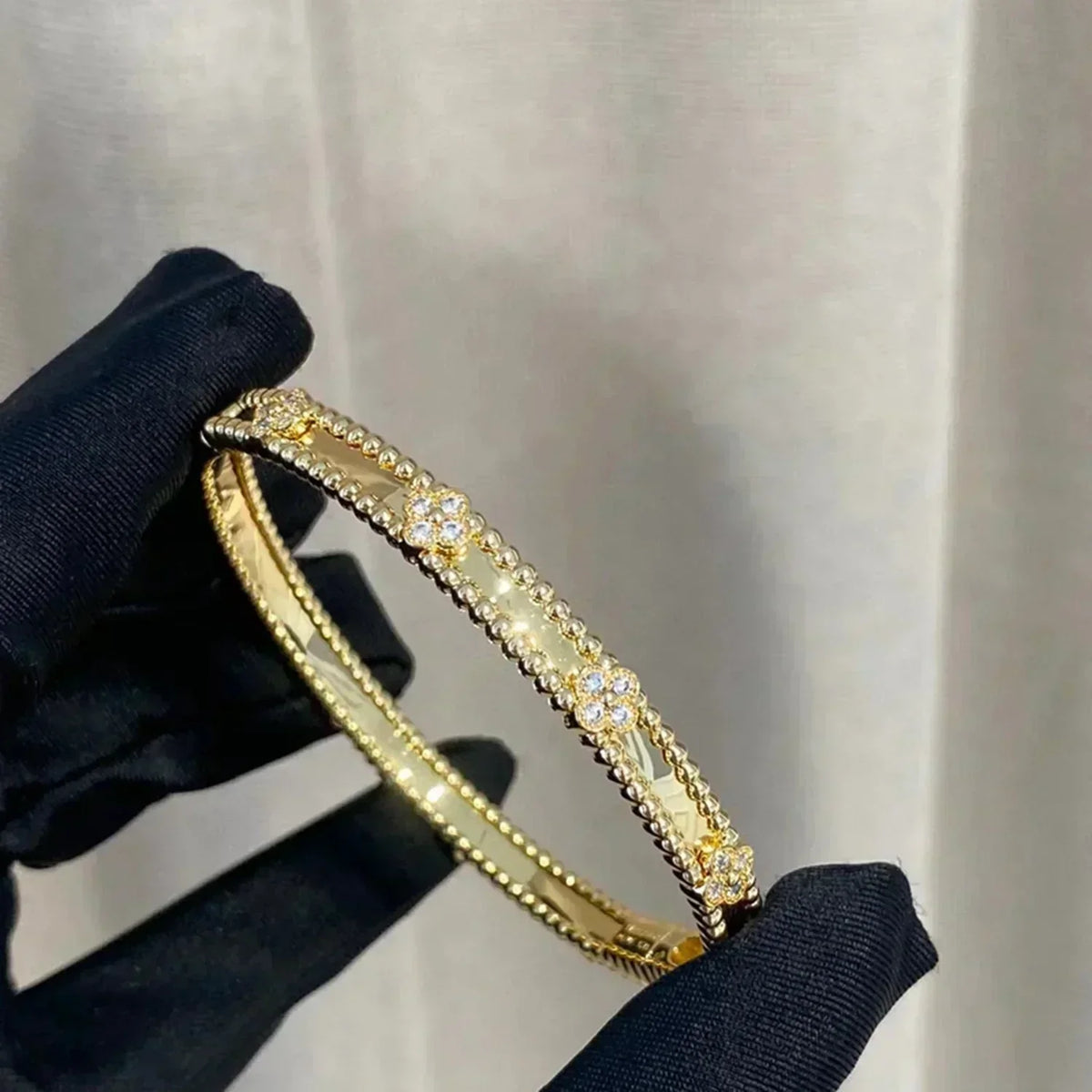 [Sophire Jewelry ]CLOVER BRACELET 4MM DIAMONDS