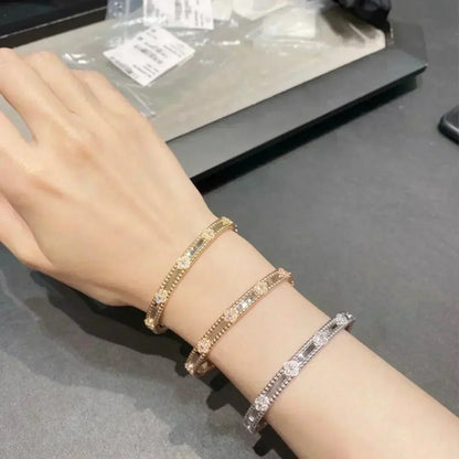 [Sophire Jewelry ]CLOVER BRACELET 4MM DIAMONDS