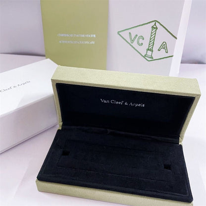 [Sophire Jewelry ]VA CLOVER BRACELET NECKLACE RING BOX GIFT BAG
