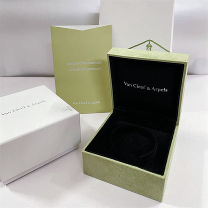 [Sophire Jewelry ]VA CLOVER BRACELET NECKLACE RING BOX GIFT BAG