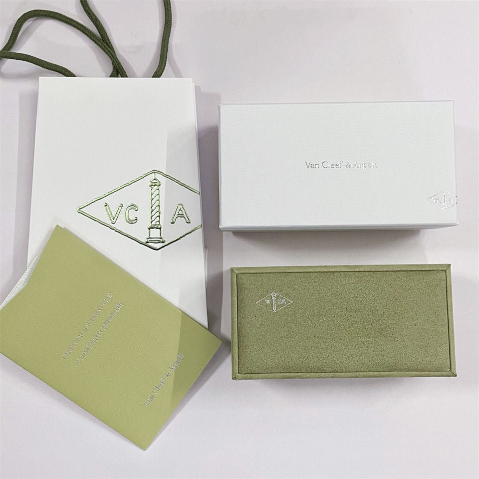 [Sophire Jewelry ]VA CLOVER BRACELET NECKLACE RING BOX GIFT BAG