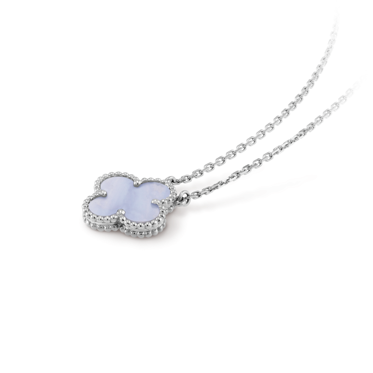 [Sophire Jewelry ]CLOVER 15MM BLUE CHALCEDONY NECKLACE SILVER