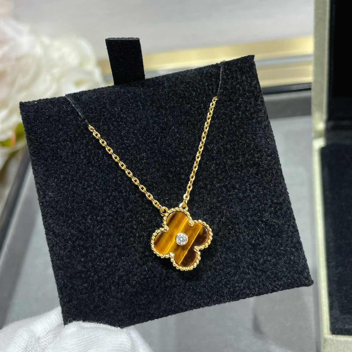 [Sophire Jewelry ]CLOVER 15MM DIAMOND AND YELLOW TIGER'S EYE AGATE necklace