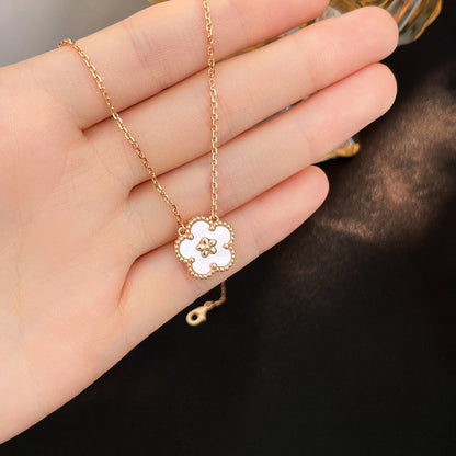 [Sophire Jewelry ]LUCKY  WHITE MOP  PLUM BLOSSOM NECKLACE