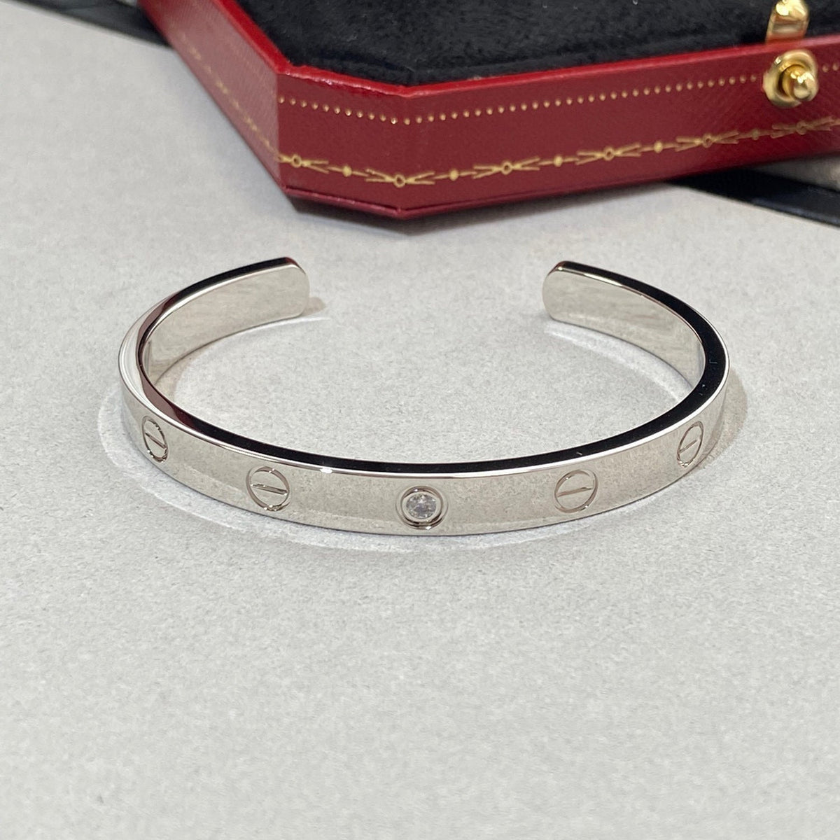 [Sophire Jewelry ]LOVE BRACELET 6.1MM 1 DIAMOND OPEN CUFF