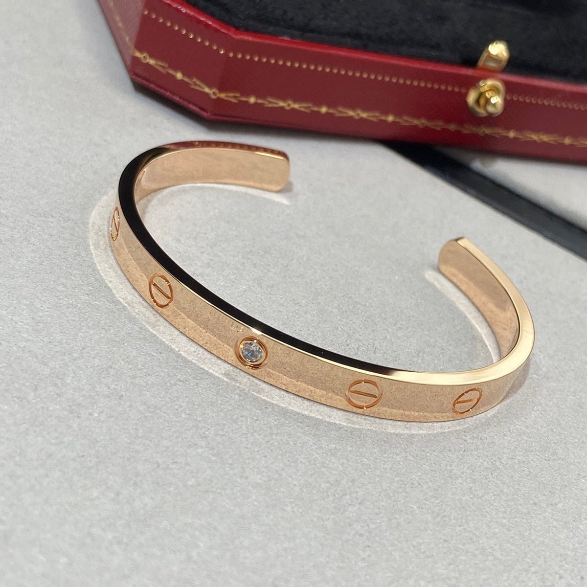 [Sophire Jewelry ]LOVE BRACELET 6.1MM 1 DIAMOND OPEN CUFF
