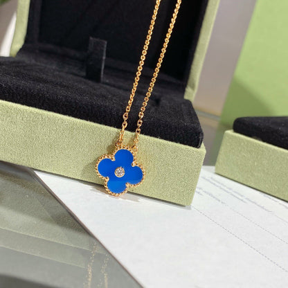 [Sophire Jewelry ]CLOVER 15MM DIAMOND AND BLUE AGATE NECKLACE