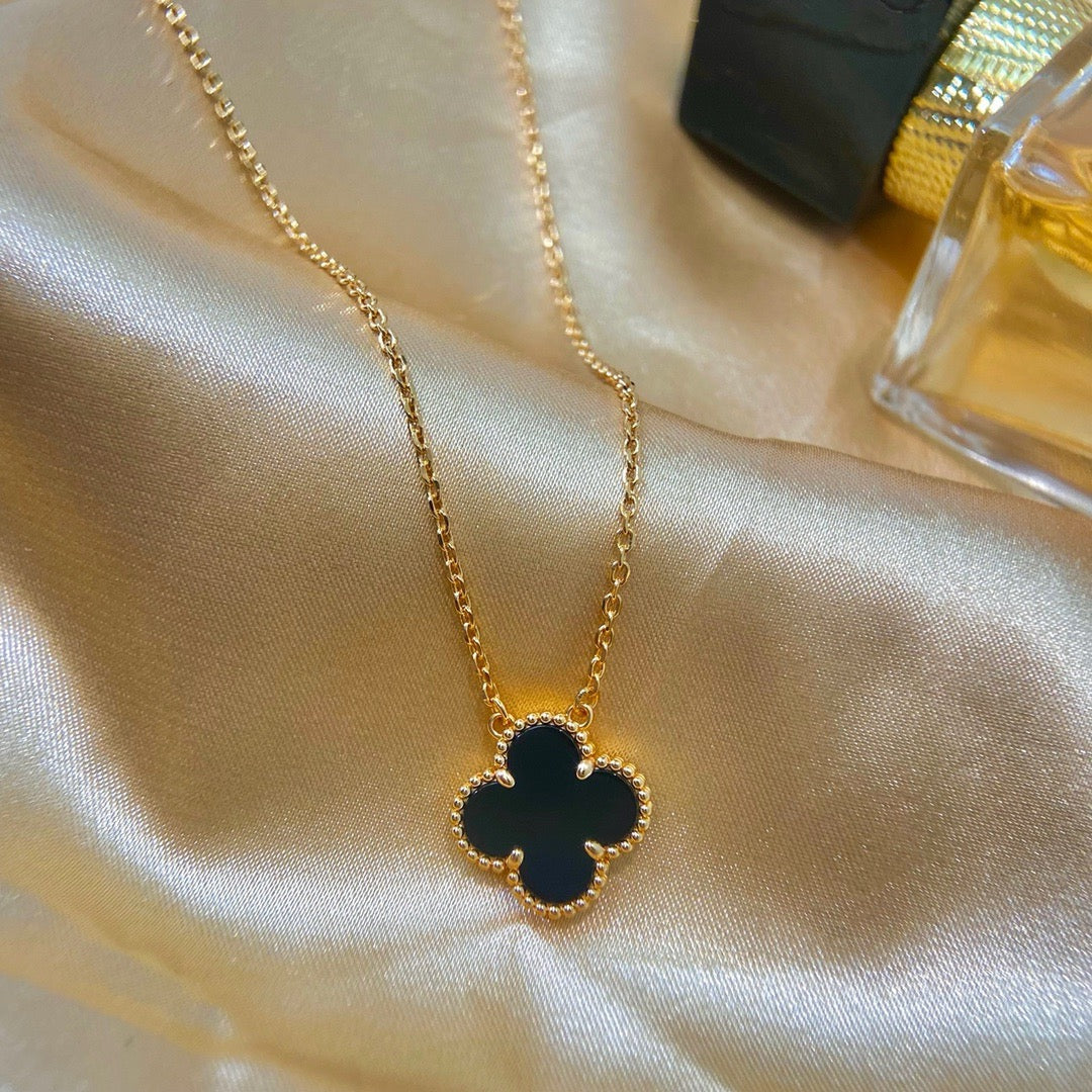 [Sophire Jewelry ]CLOVER 15MM BLACK ONYX SINGLE FLOWER NECKLACE