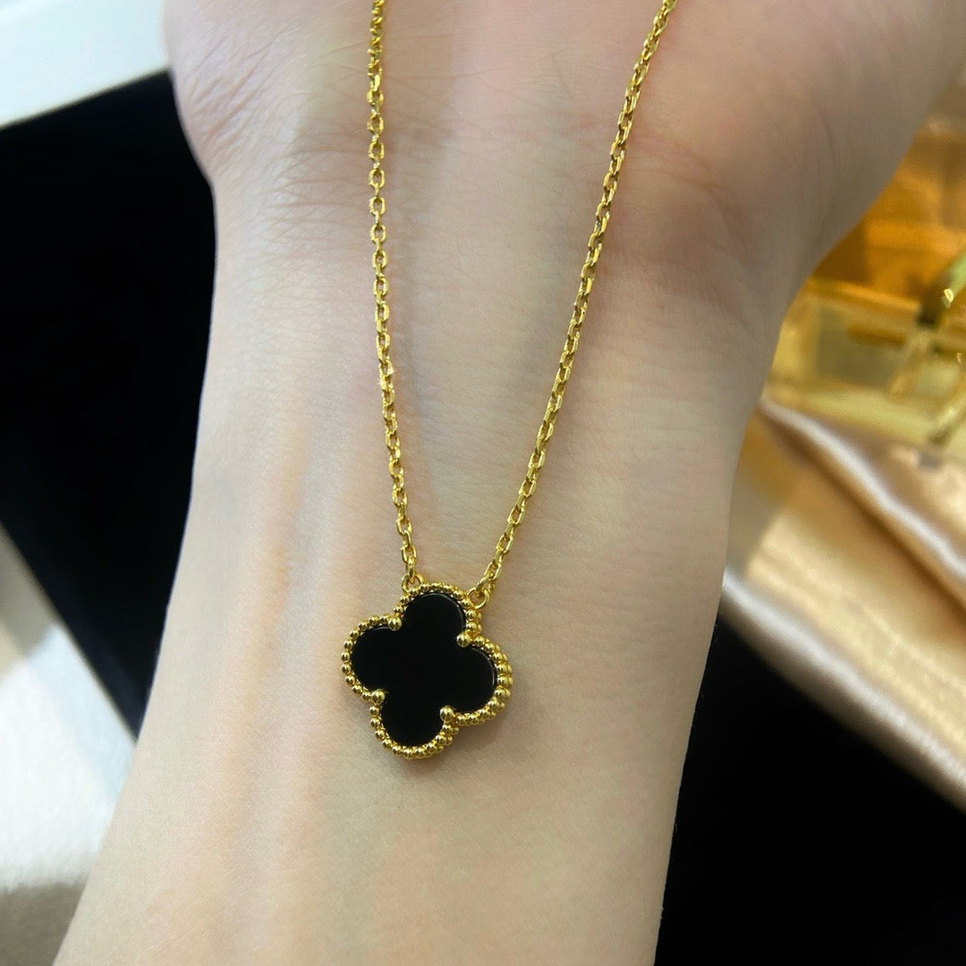 [Sophire Jewelry ]CLOVER 15MM BLACK ONYX SINGLE FLOWER NECKLACE