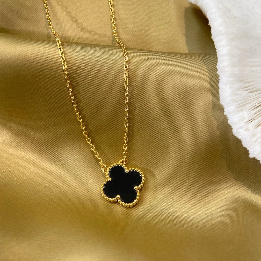 [Sophire Jewelry ]CLOVER 15MM BLACK ONYX SINGLE FLOWER NECKLACE