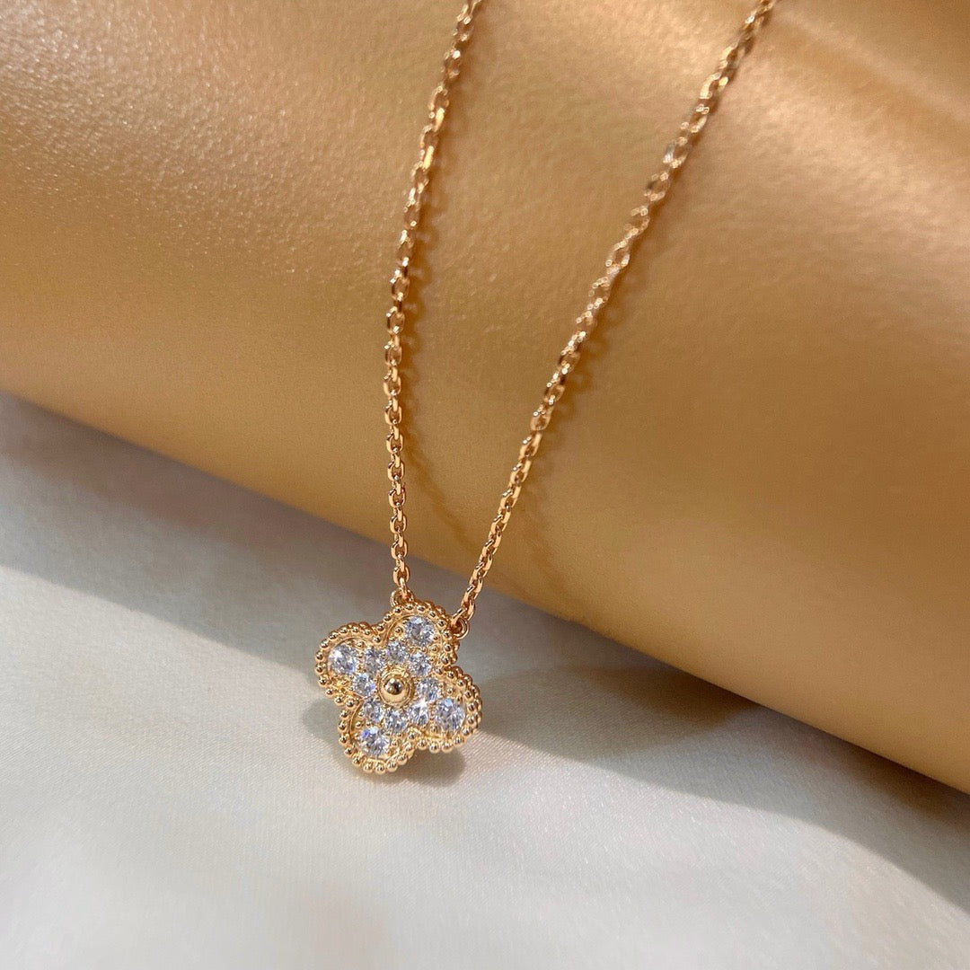 [Sophire Jewelry ]CLOVER 15MM DIAMOND SINGLE FLOWER NECKLACE