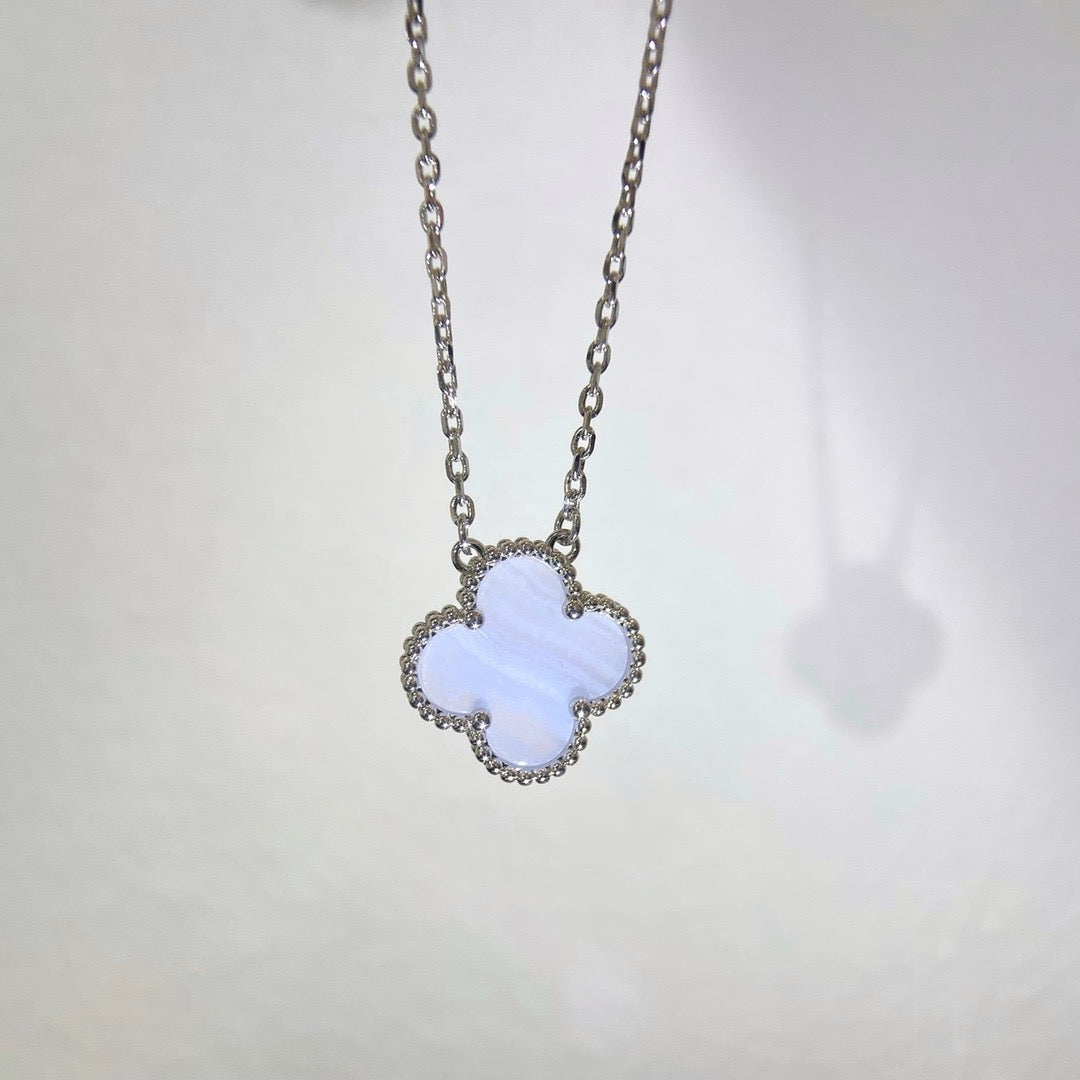 [Sophire Jewelry ]CLOVER 15MM BLUE CHALCEDONY NECKLACE SILVER