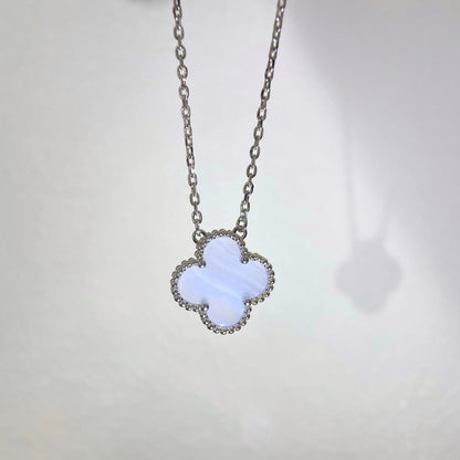 [Sophire Jewelry ]CLOVER 15MM BLUE CHALCEDONY NECKLACE SILVER