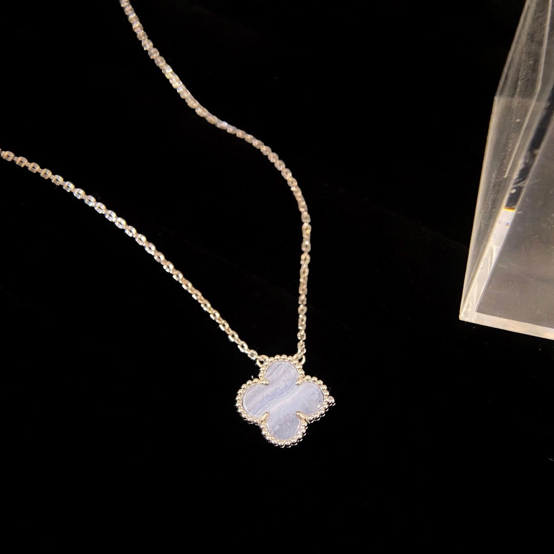 [Sophire Jewelry ]CLOVER 15MM BLUE CHALCEDONY NECKLACE SILVER