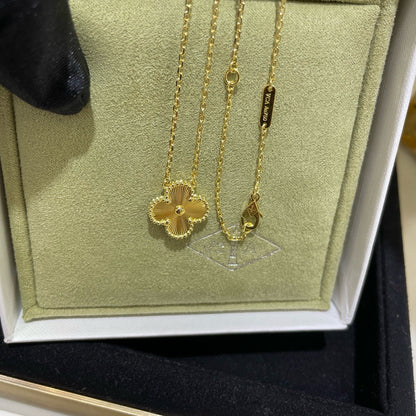 [Sophire Jewelry ]CLOVER 15MM LASER NECKLACE