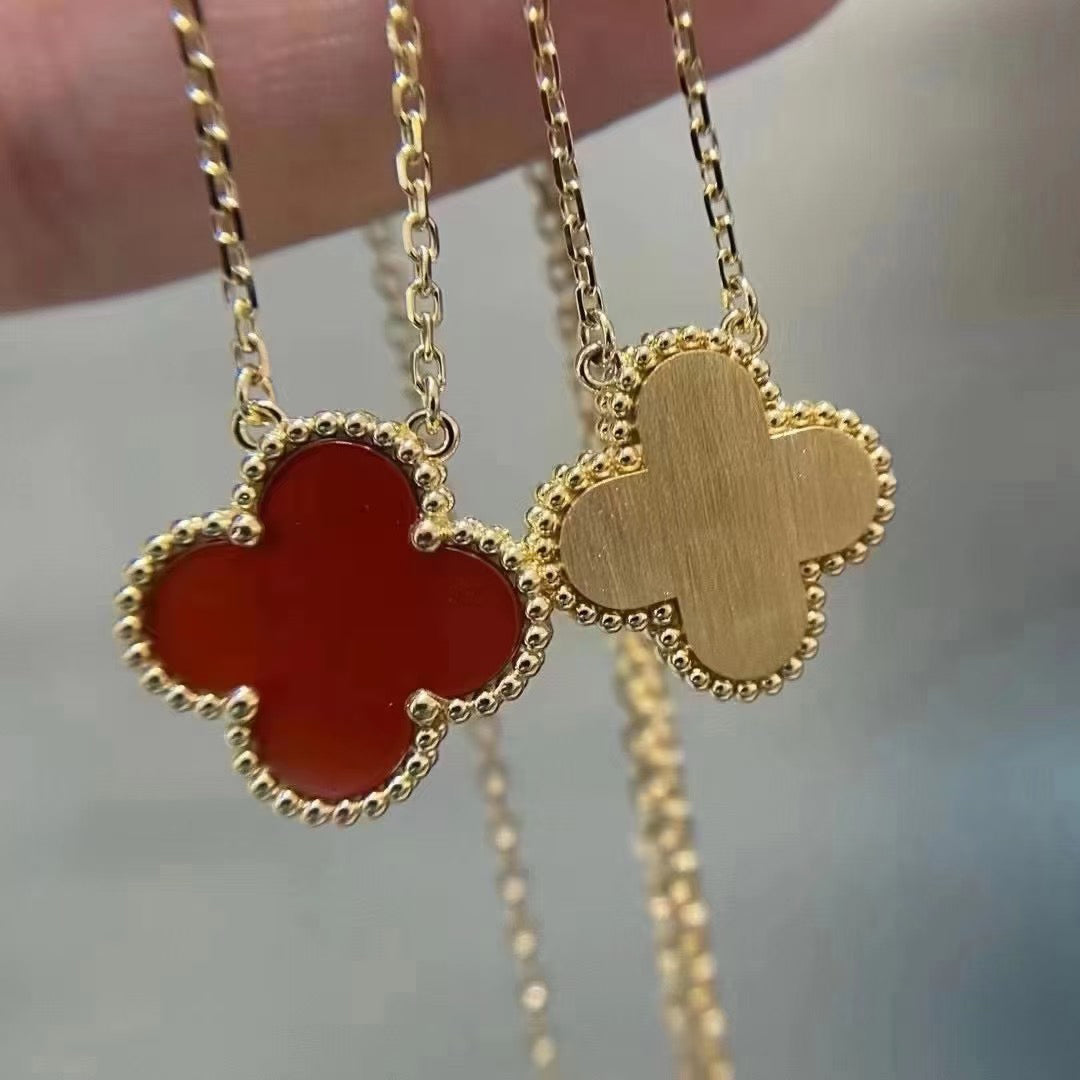 [Sophire Jewelry ]CLOVER 15MM CARNELIAN SINGLE FLOWER NECKLACE