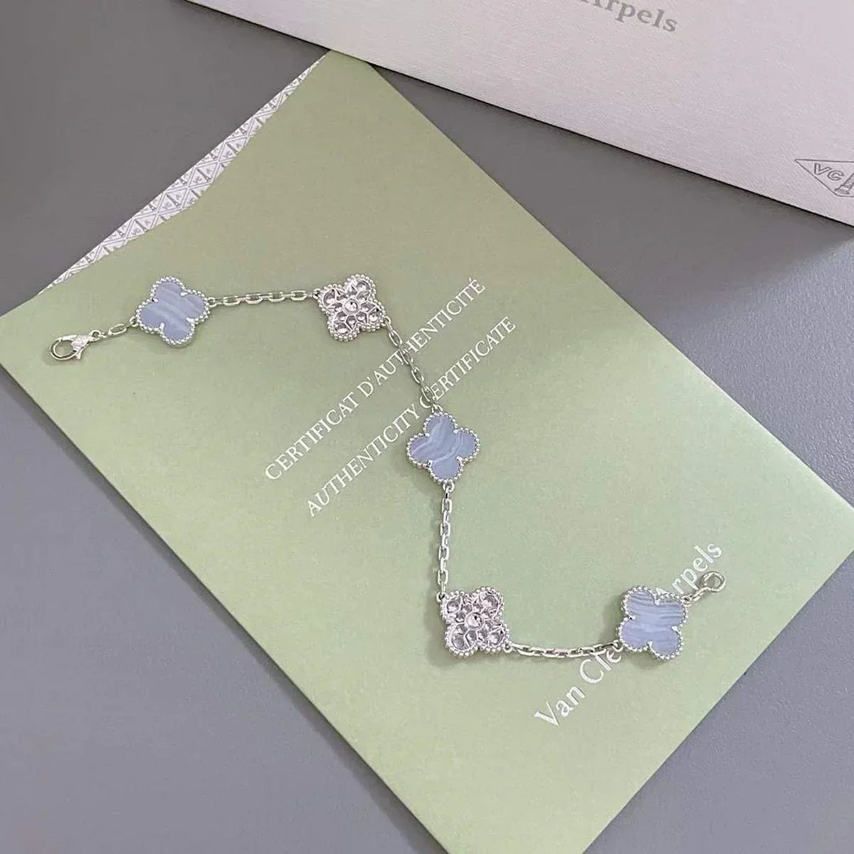 [Sophire Jewelry ] CLOVER 5 MOTIF PURPLE CHALCEDONY BRACELET COLLECTION