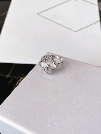 [Sophire Jewelry ]CLOVER SILVER RING