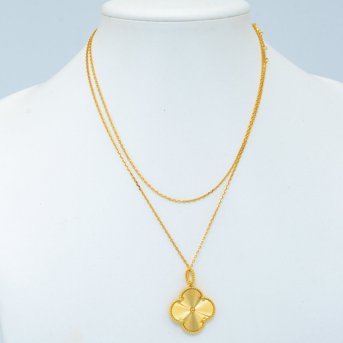 [Sophire Jewelry ]CLOVER 25MM PEDANT NECKLACE GOLD