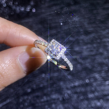 [Sophire]DAINTY SUGAR-CUBE MOISSANITE RING