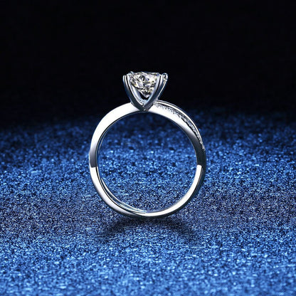 [Sophire]ELEGANT 4-PRONG CROSSOVER MOISSANITE ENGAGEMENT RING