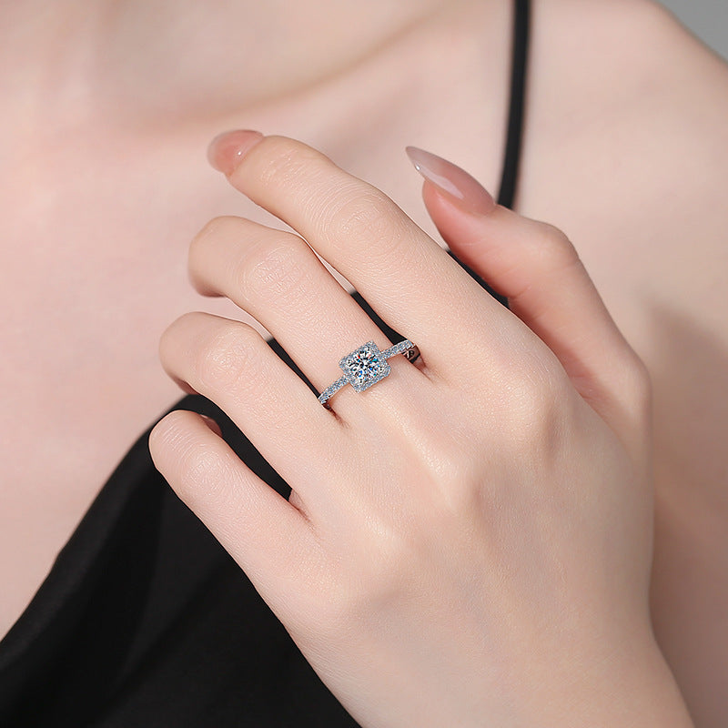 [Sophire]DAINTY SUGAR-CUBE MOISSANITE RING