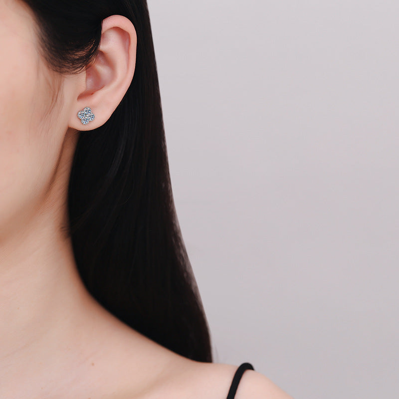 [Sophire]ELEGANT FOUR-LEAF CLOVER MOISSANITE STUD EARRINGS