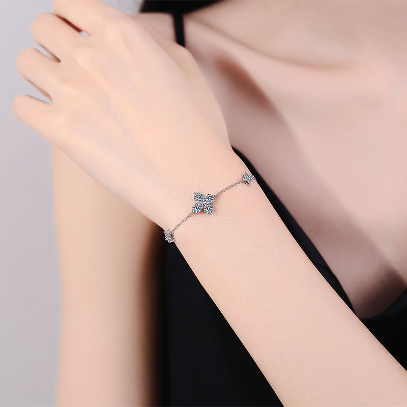 [Sophire]CLOVER LUCKY CHARM MOISSANITE BRACELET