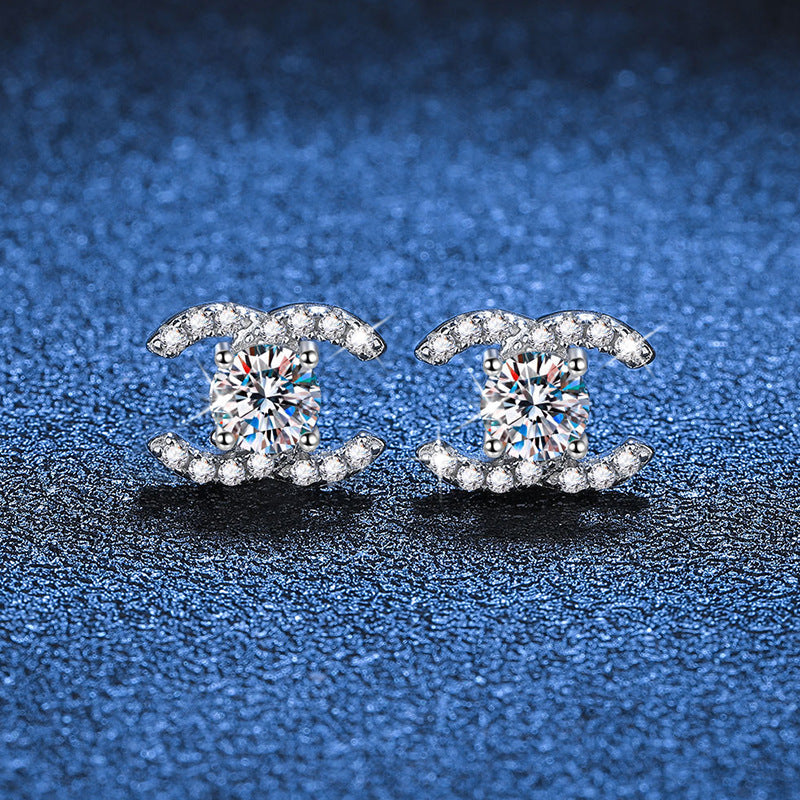 [Sophire]CHIC INTERLOCKING DOUBLE-C MOISSANITE STUD EARRINGS