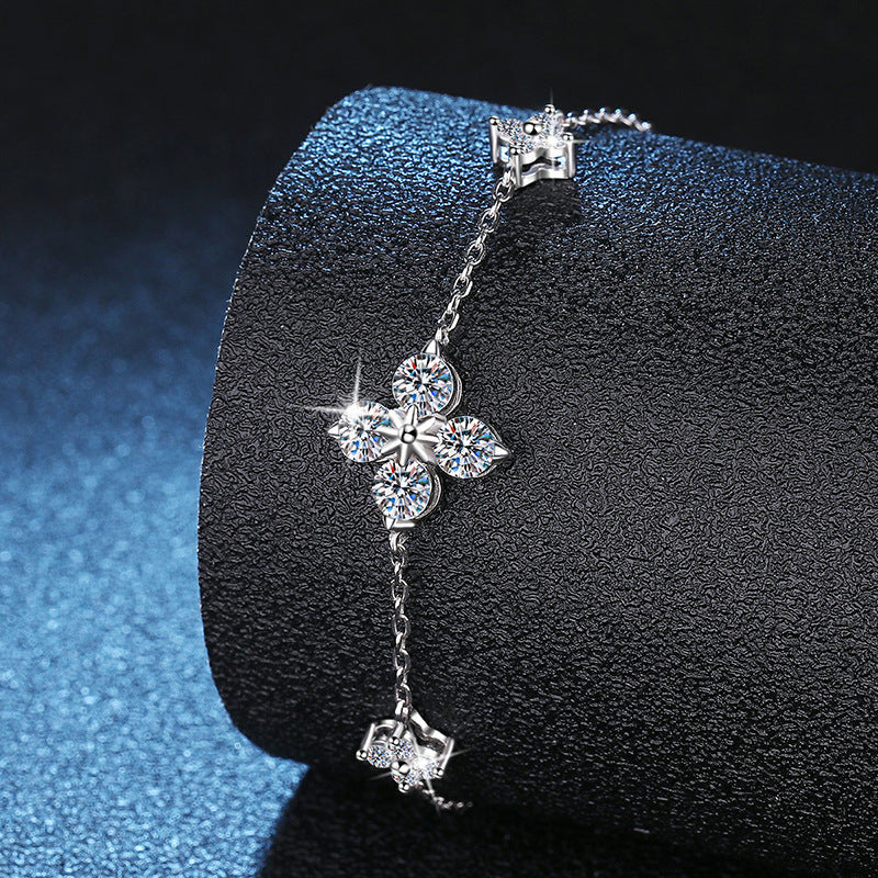 [Sophire]CLOVER LUCKY CHARM MOISSANITE BRACELET