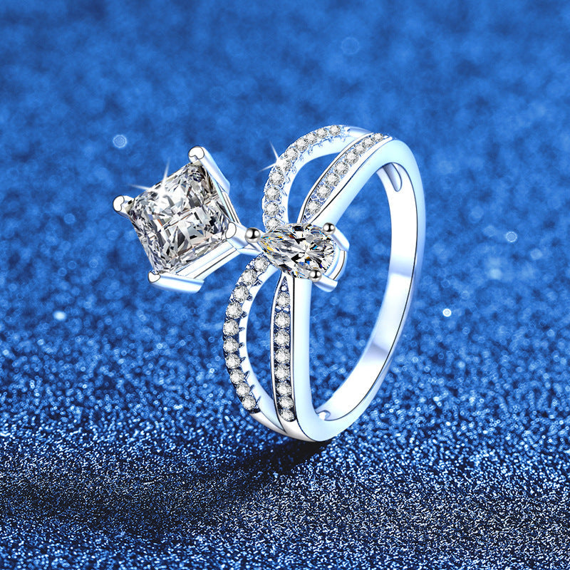 [Sophire]ELEGANT DOUBLE-TWISTED MOISSANITE RING