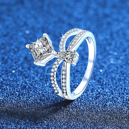 [Sophire]ELEGANT DOUBLE-TWISTED MOISSANITE RING