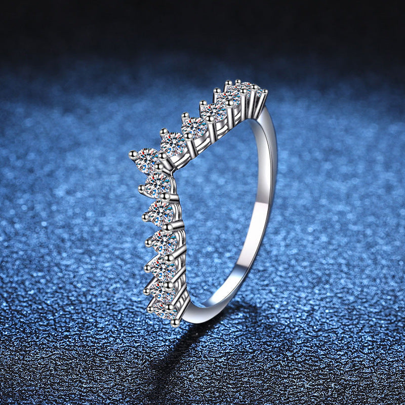 [Sophire]ELEGANT V-SHAPED CHEVRON MOISSANITE RING