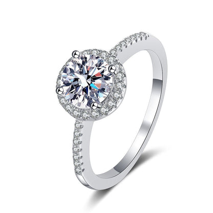 [Sophire]RADIANT ROUND HALO MOISSANITE ENGAGEMENT RING