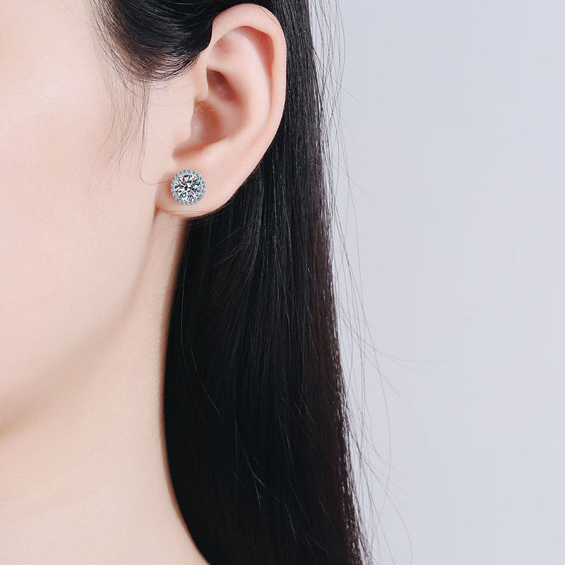 [Sophire]CLASSIC 4-PRONG ROUND MOISSANITE STUD EARRINGS