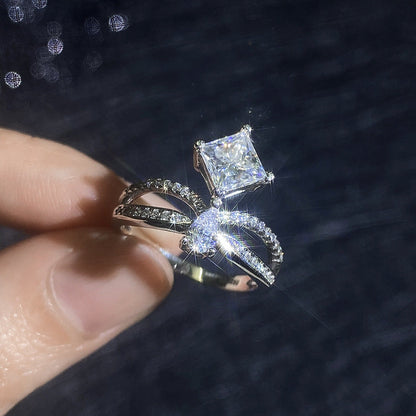 [Sophire]ELEGANT DOUBLE-TWISTED MOISSANITE RING