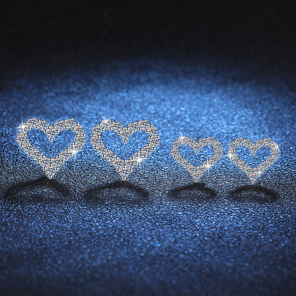 [Sophire]SPARKLING HEART-SHAPED MOISSANITE STUD EARRINGS