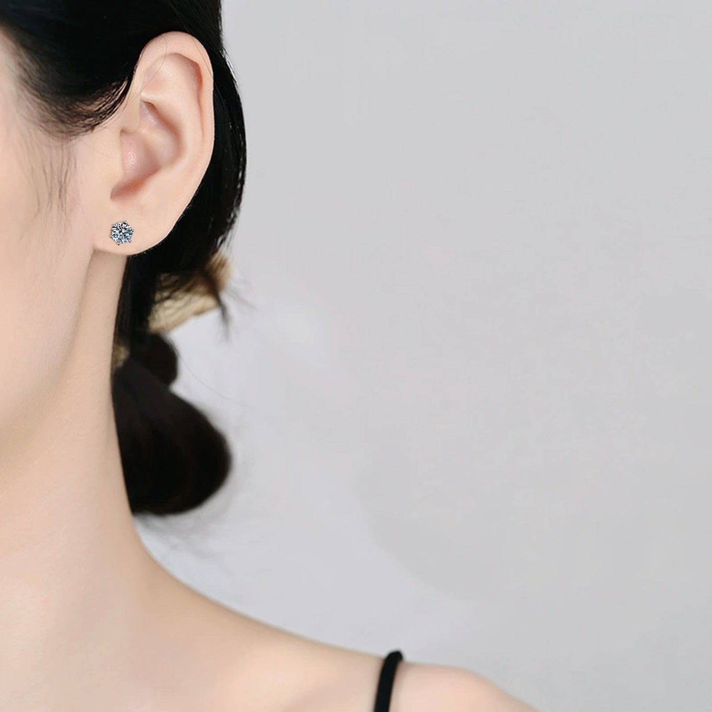 [Sophire]SIX-PRONG MOISSANITE EARRINGS