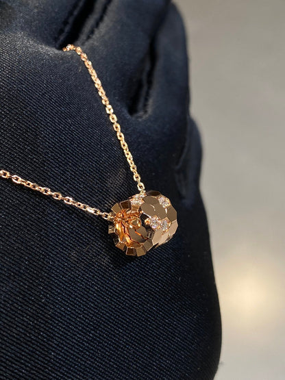[Sophire Jewelry ]BEE LOVE DIAMOND NECKLACE