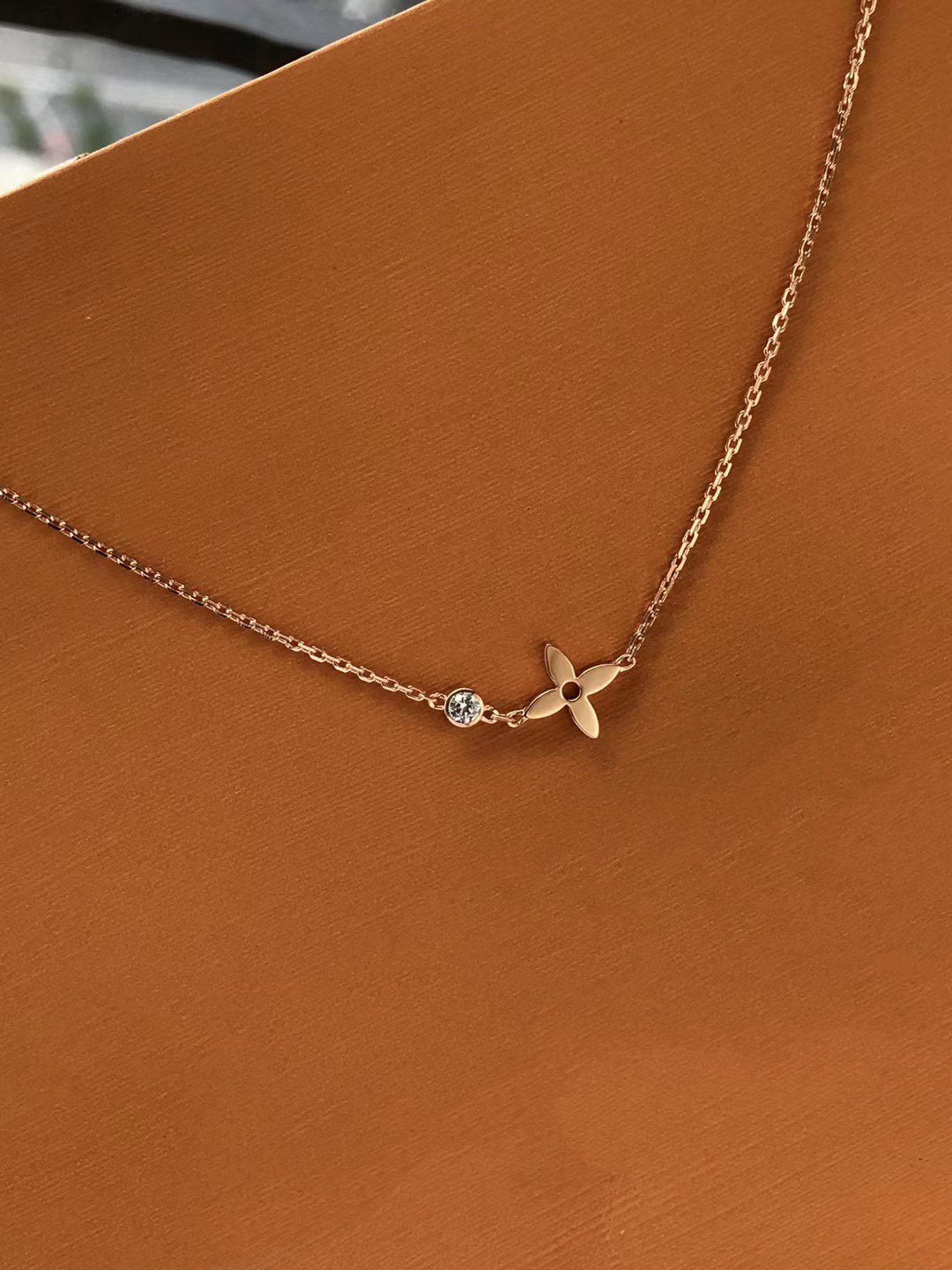 [Sophire Jewelry ]BLOSSOM PENDANT PINK GOLD AND DIAMOND