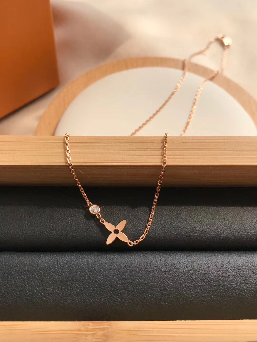 [Sophire Jewelry ]BLOSSOM PENDANT PINK GOLD AND DIAMOND