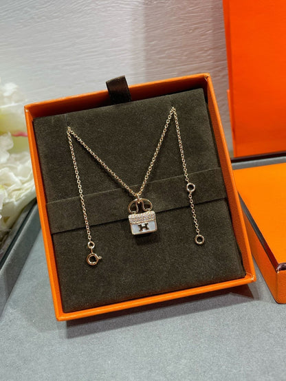 [Sophire Jewelry ]H CIRCE MOISSANITE PENDANT NECKLACE GOLD