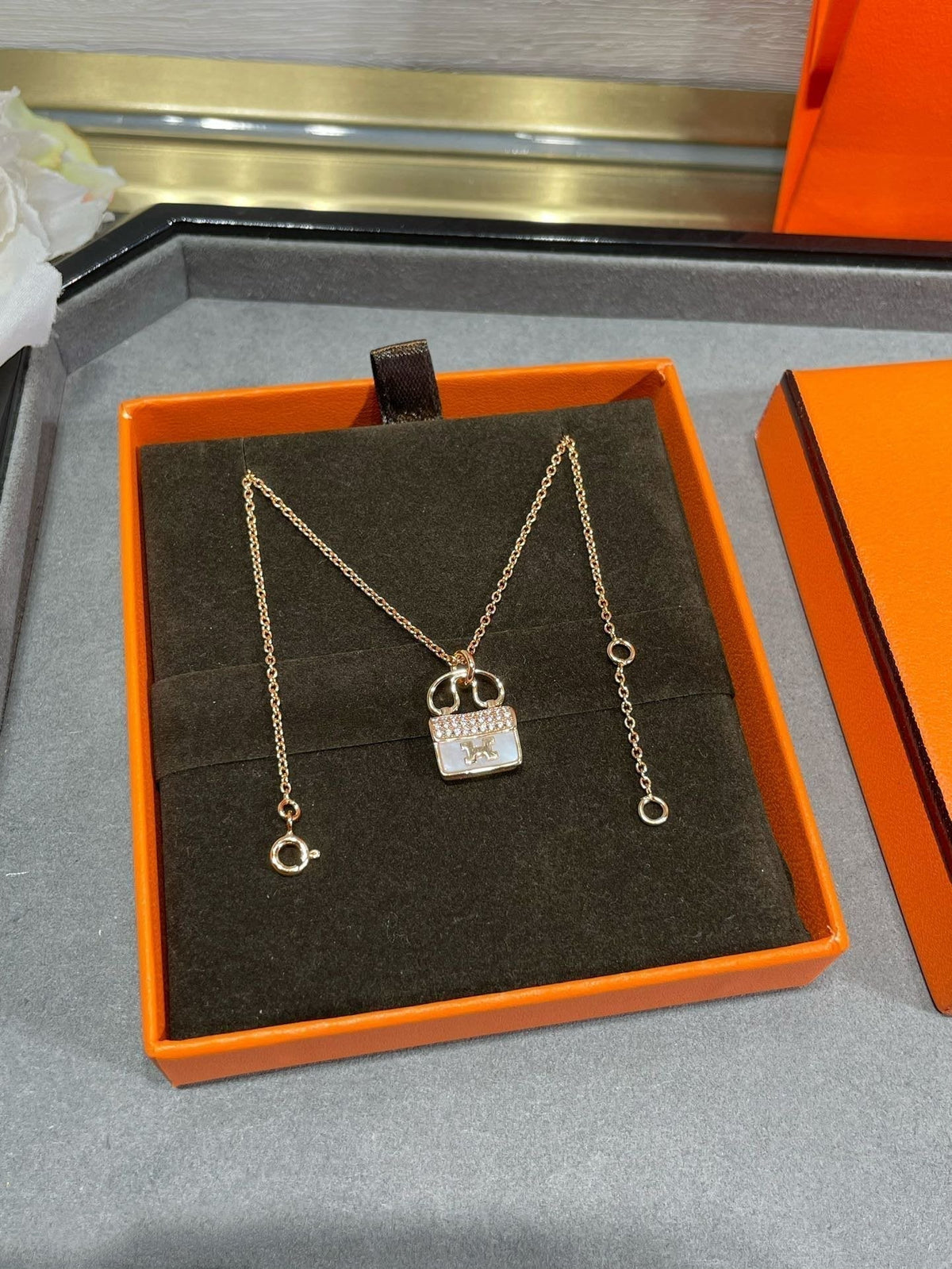 [Sophire Jewelry ]H CIRCE MOISSANITE PENDANT NECKLACE GOLD